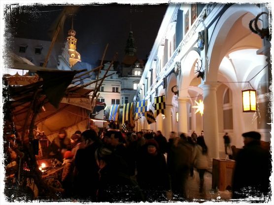 Mittelalterlicher Weihnachtsmarkt im Stallhof Dresden Mittelalterlicher Weihnachtsmarkt im Stallhof Dresden